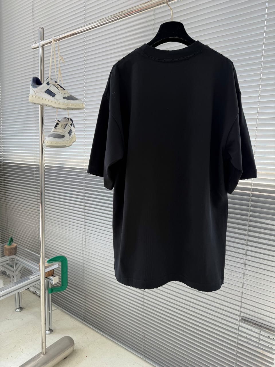 Prada - Black Crew Neck T-Shirt with Calligraphy Logo Print