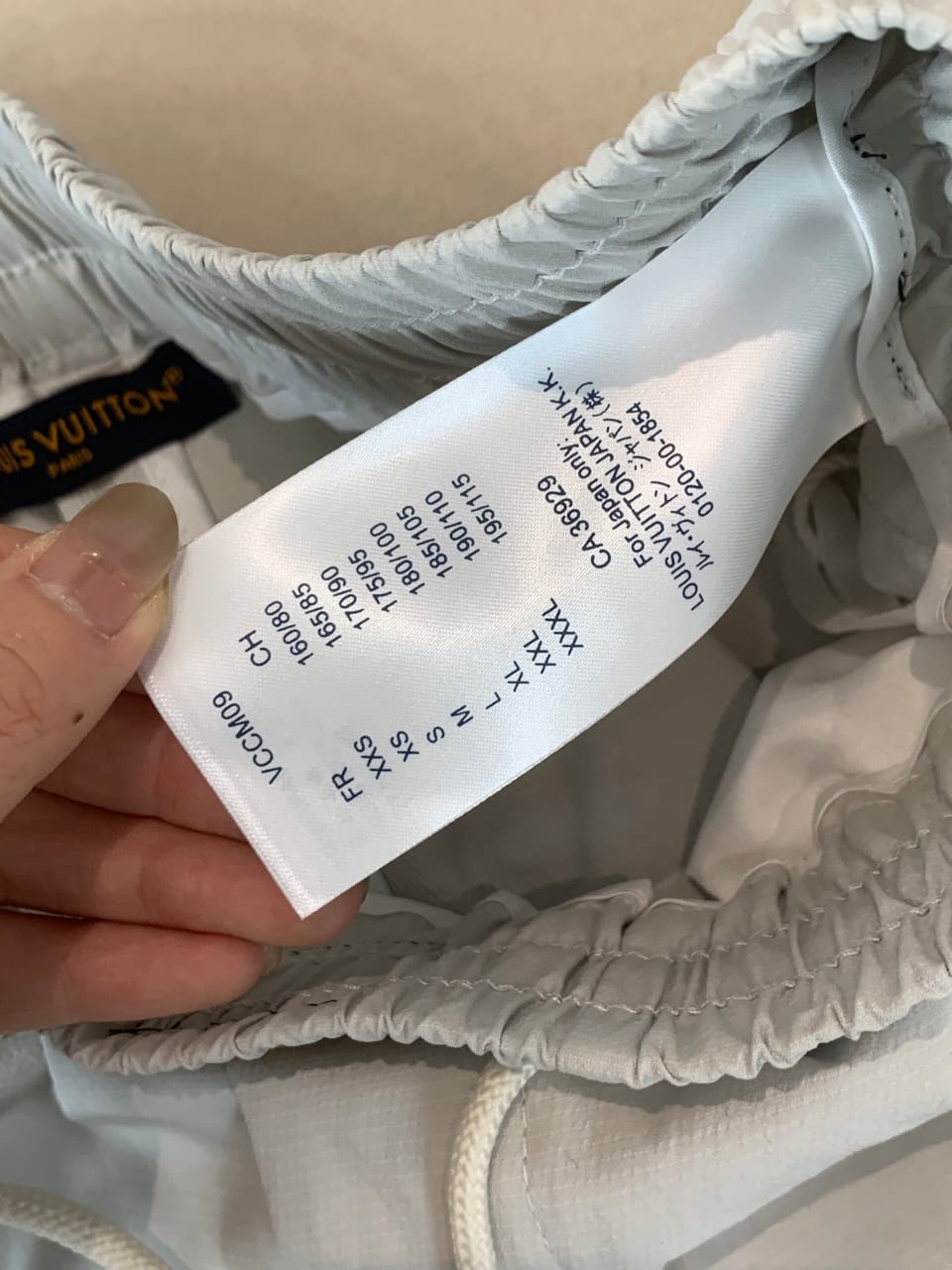 Louis Vuitton - Light Grey Cargo Shorts with Zipper Details