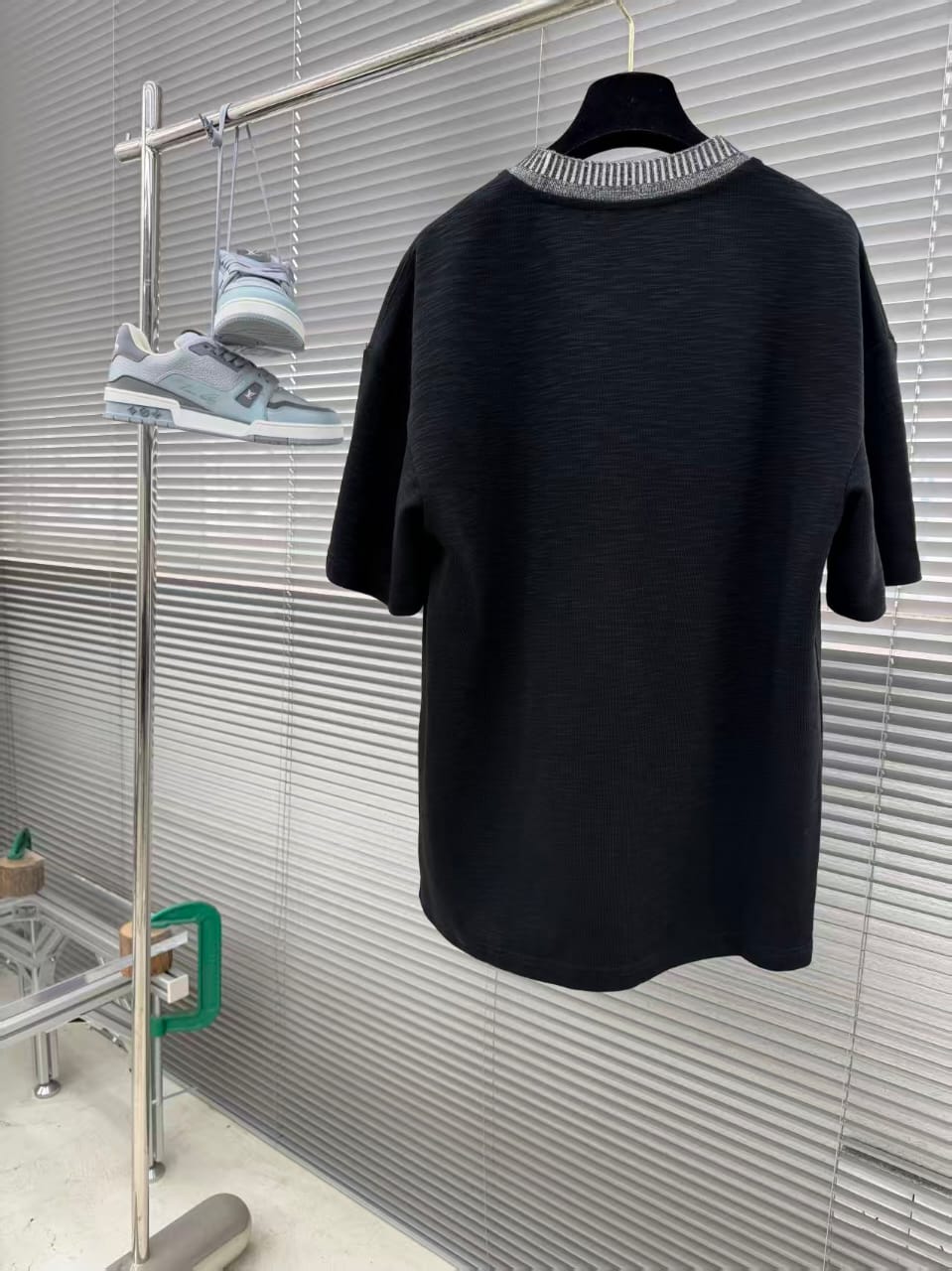 Loro Piana - Black Textured T-Shirt w. Contrast Striped Collar