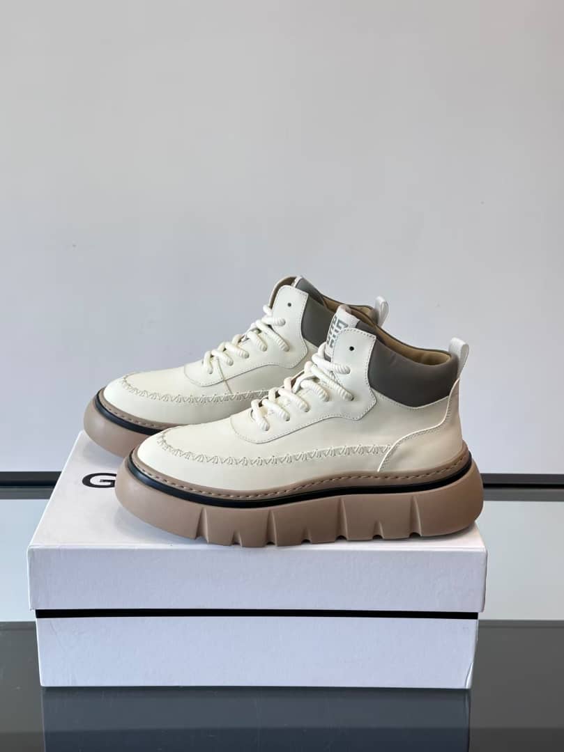 Givenchy - White Leather Chunky High-Top Sneakers with Contrast Sole