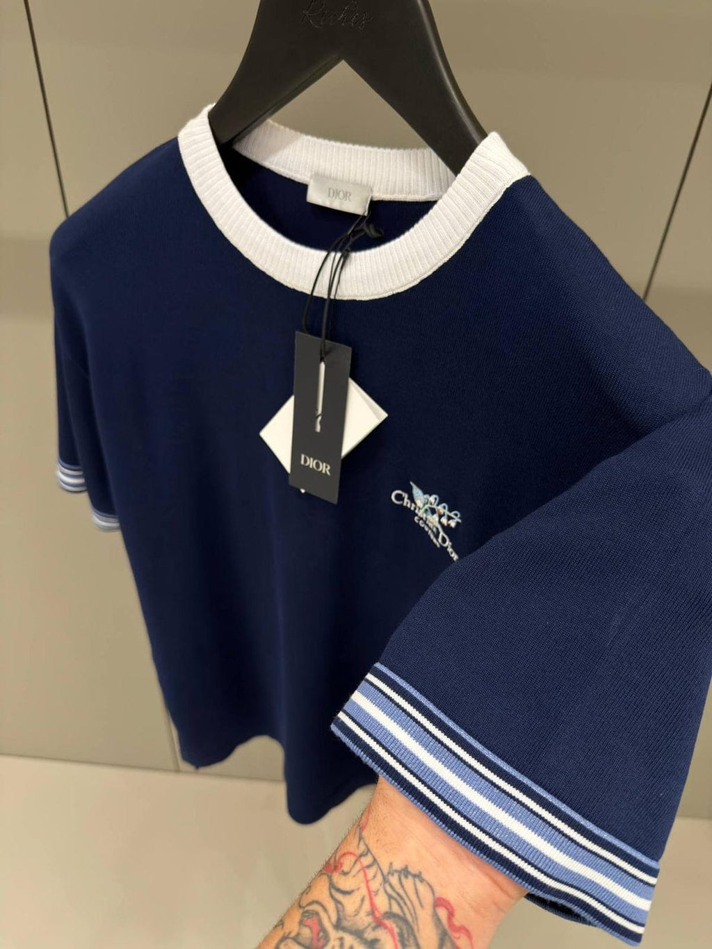 DIOR