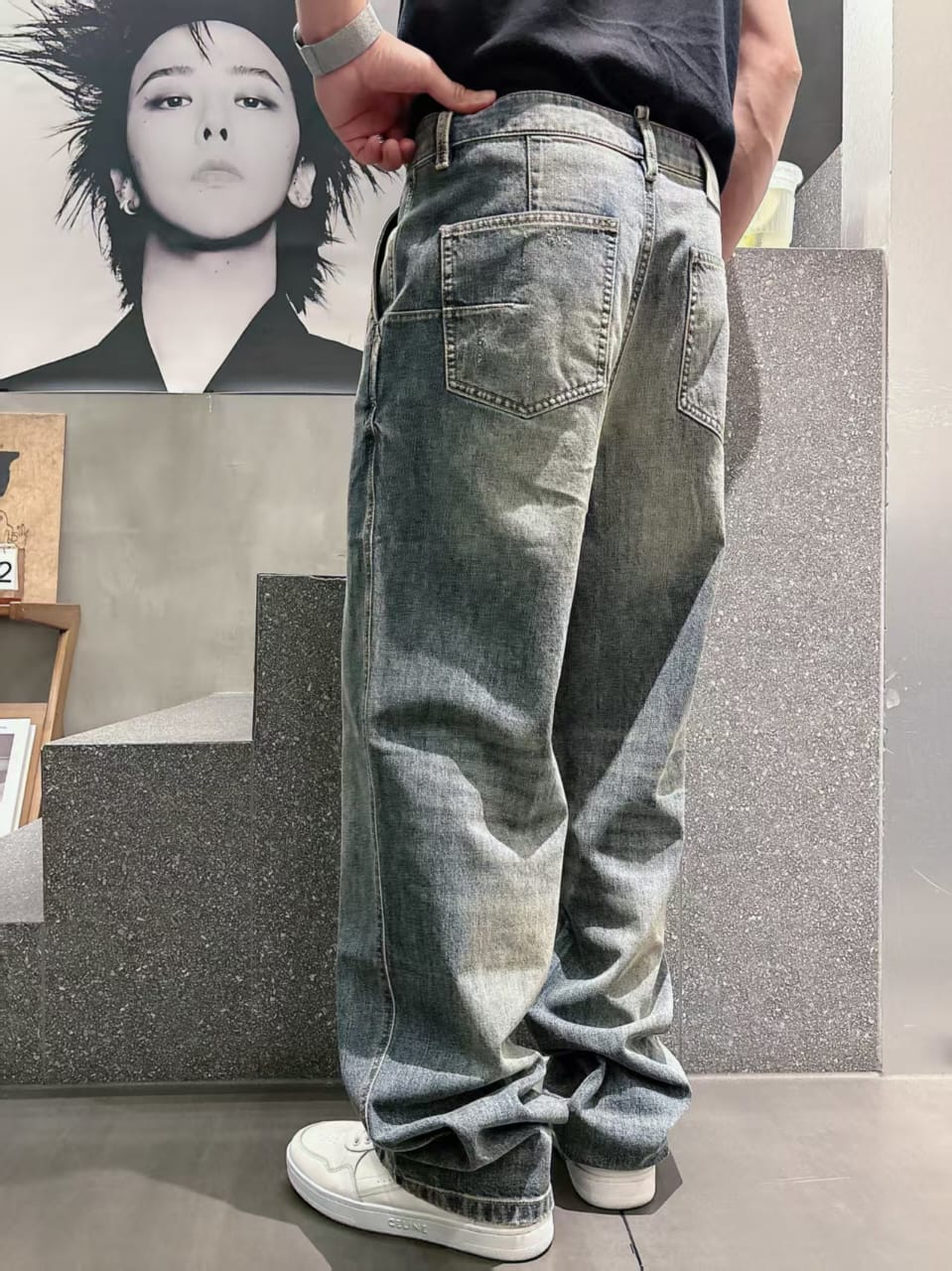 Vintage Tint Distressed Wide-Leg Baggy Jeans