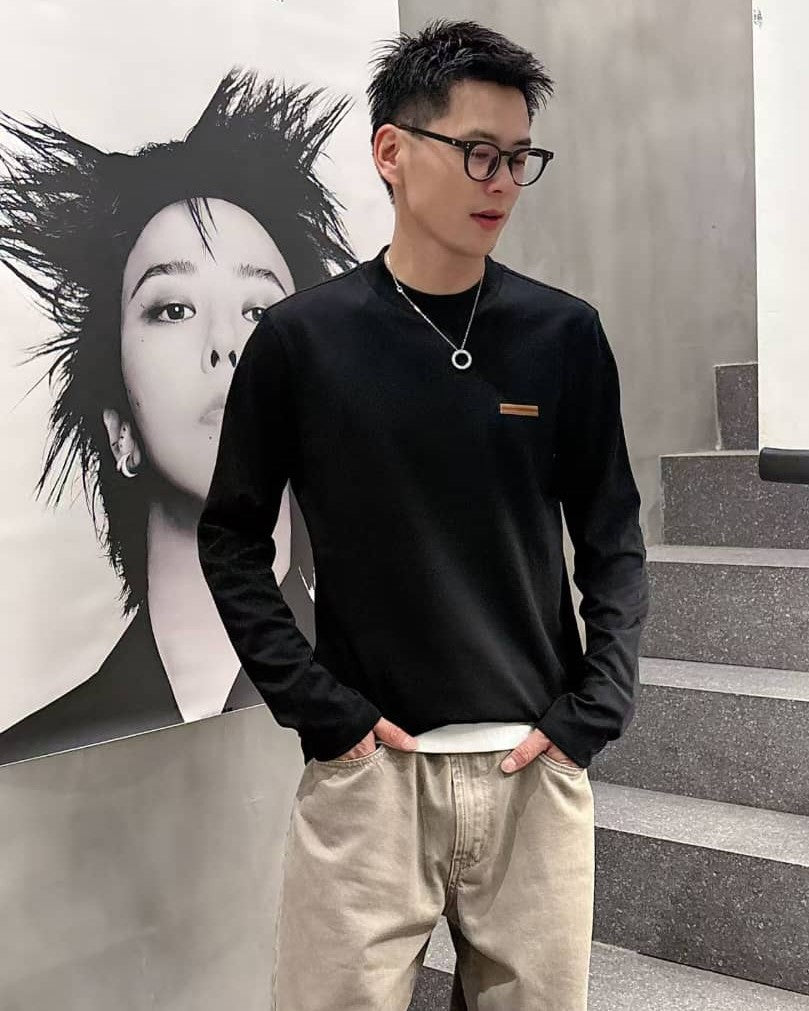 Classic Black Men's Long-Sleeve T-Shirt