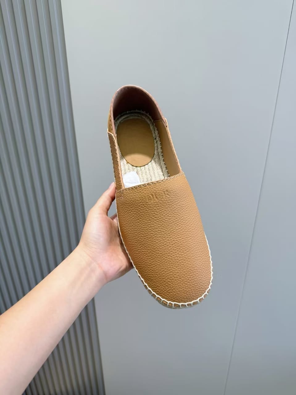 DIOR