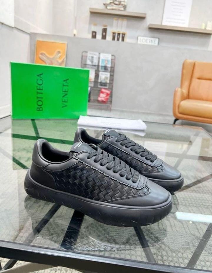 Bottega Veneta - Intrecciato Leather Low-Top Sneakers - Black