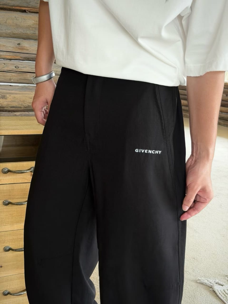 GIVENCHY