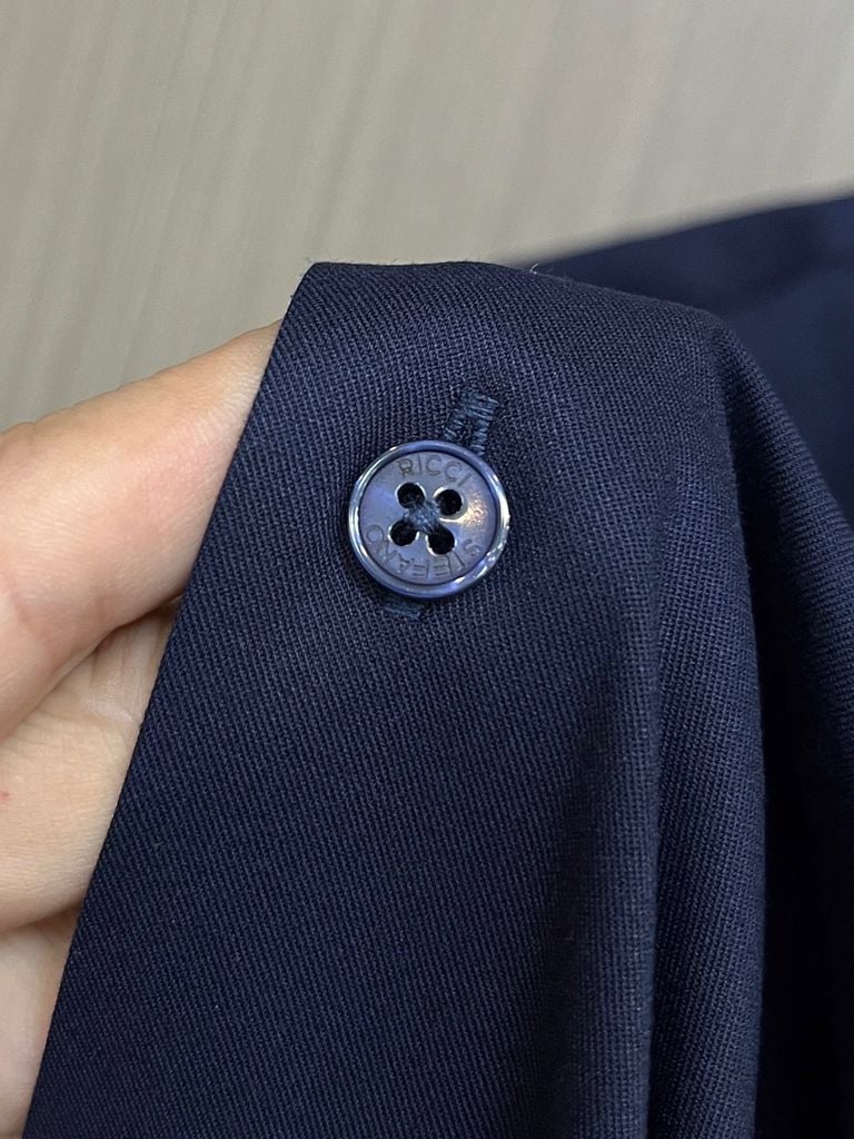 Stefano Ricci Luxury Men’s Long-Sleeve Dress Shirt – Deep Navy Blue with Gold Eagle Crest